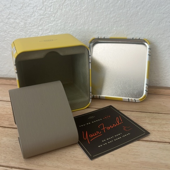 Fossil Yellow Plaid Tin Watch Box (New) - Picture 5 of 6